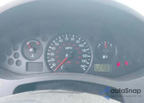 2005 Ford Focus Zx5 из США, поврежденный, VIN 3FAFP37N95R127447